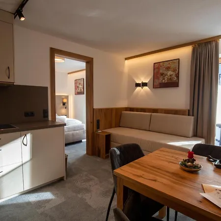 Bed & Breakfast Alpenresidenz Trisanna